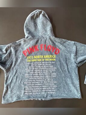 Women’s….Pink Floyd Tour Hooded Sweatshirt in Washed Gray… Crop